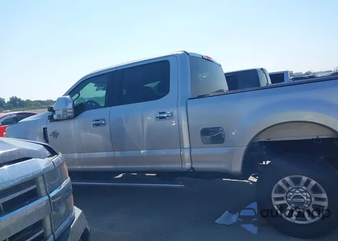 2017 Ford F-250 Xlt z USA, uszkodzony, nr VIN 1FT7W2B63HEF35803